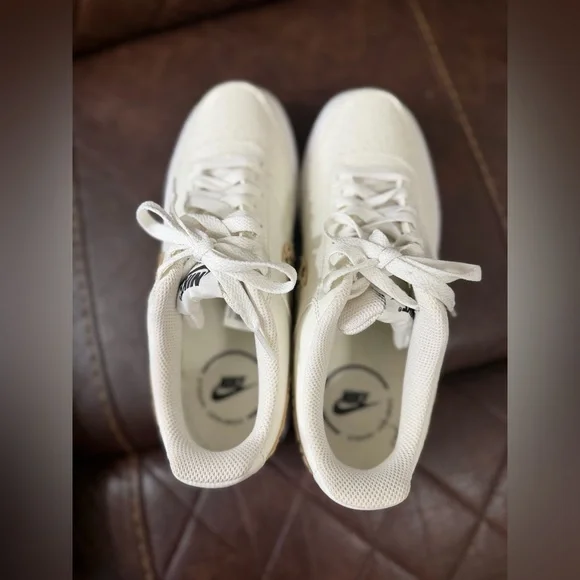 Nike Cream Sneakers with Leopard Detail - Picture 8 of 8